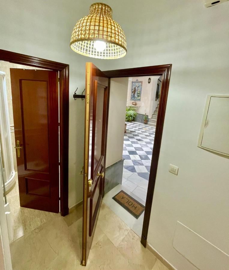 Gatu Villa Gadir, Preferente Mayores De 25 Anos Y Familias กาดิซ ภายนอก รูปภาพ