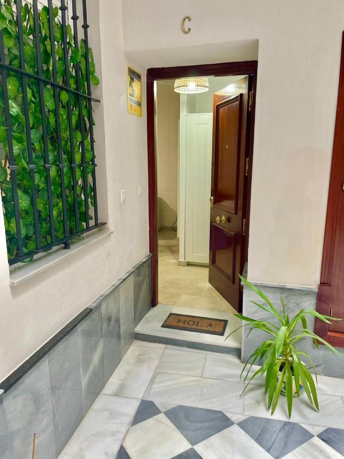 Gatu Villa Gadir, Preferente Mayores De 25 Anos Y Familias กาดิซ ภายนอก รูปภาพ